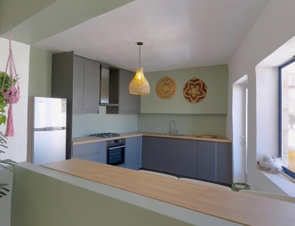 Cozy One-Bedroom Apartment with Balcony Near Rainbow Street | Jabal Amman