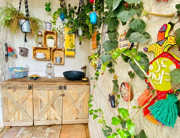 Elegant Two-Bedroom Apartment with Stunning Views and a Flower Garden Terrace – Abdoun