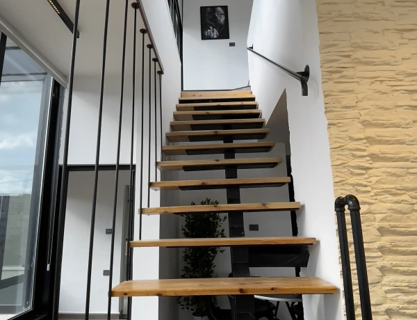 Luxurious Duplex Apartment with Rooftop and Panoramic View – Abdoun