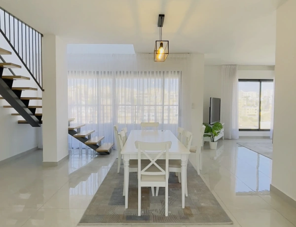 Elegant Duplex Rooftop Apartment – Jabal Al-Lweibdeh