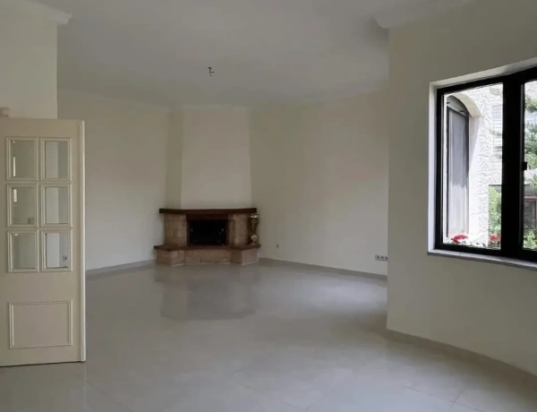 Modern 3-Bedroom Apartment in Abdoun, Amman