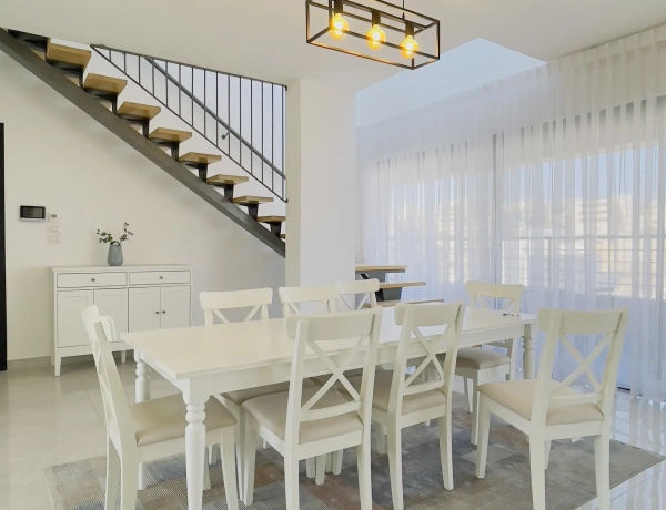 Elegant Duplex Rooftop Apartment – Jabal Al-Lweibdeh