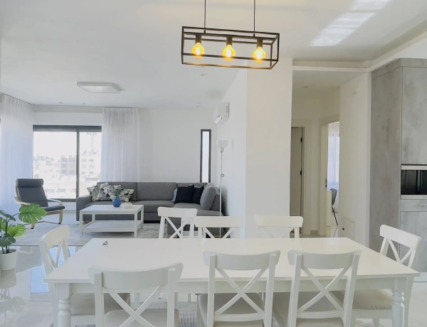 Elegant Duplex Rooftop Apartment – Jabal Al-Lweibdeh