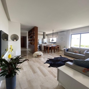 Luxurious furniture apartment for rent