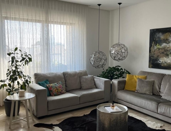 Luxurious furniture apartment for rent