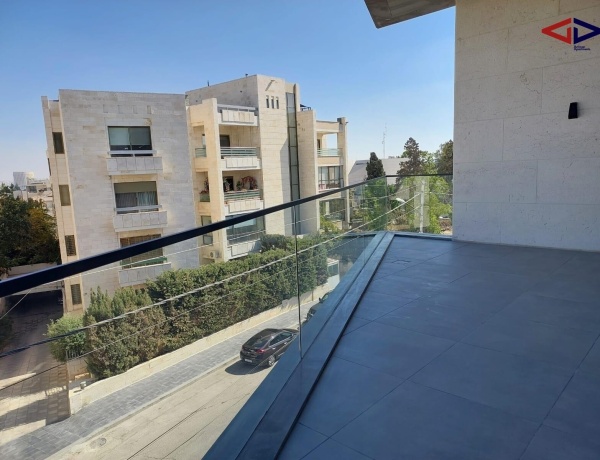 Luxury 3-Bedrooms Apartment - 4th Circle, Amman