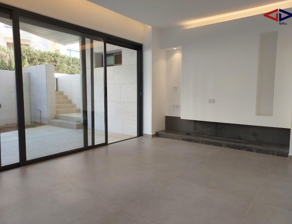 Luxury 3-Bedrooms Semi Ground Apartment with Garden - 4th Circle,Amman