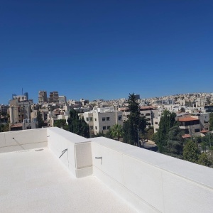 Luxury 4-Bedrooms Duplex Apartment with Roof - 4th Circle, Amman