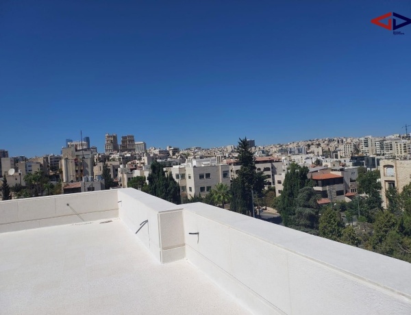 Luxury 4-Bedrooms Duplex Apartment with Roof - 4th Circle, Amman