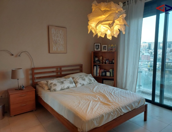 Luxury 4-Bedrooms Apartment with Spacious Balcony - 4th Circle, Amman