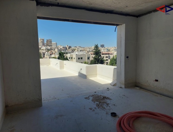 Luxury 4-Bedrooms Duplex Apartment with Roof - 4th Circle, Amman
