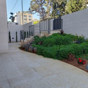 Luxury 3-Bedrooms Semi Ground Apartment with Garden - 4th Circle,Amman