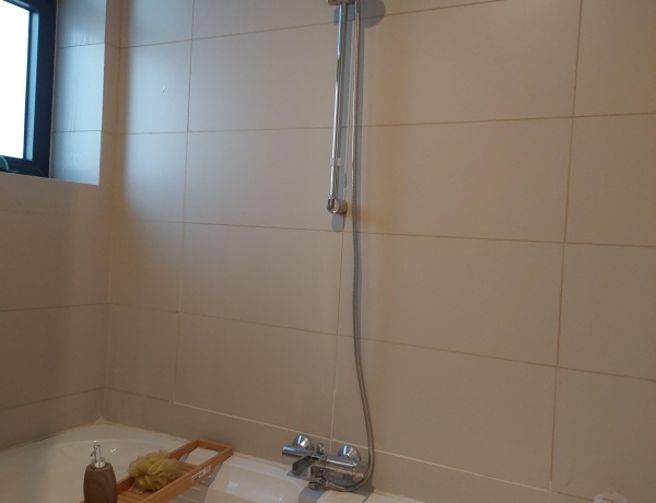 Luxury 4-Bedrooms Apartment with Spacious Balcony - 4th Circle, Amman