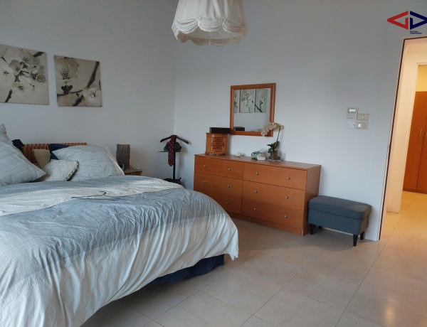 Luxury 4-Bedrooms Apartment with Spacious Balcony - 4th Circle, Amman