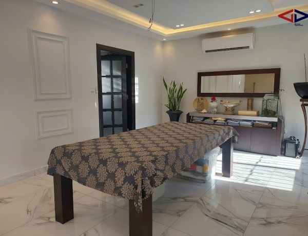 4-Bedrooms Apartment - 4th Circle,Amman