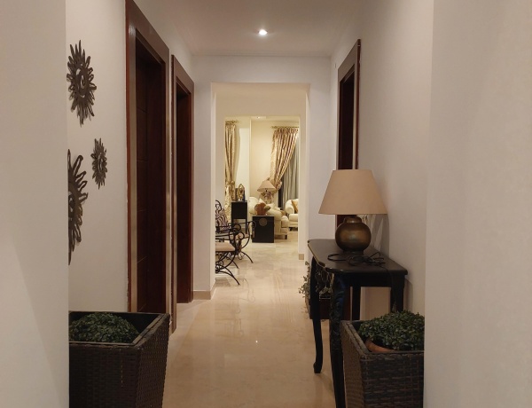 Luxury 4-Bedrooms Apartment with Spacious Balcony - 4th Circle, Amman