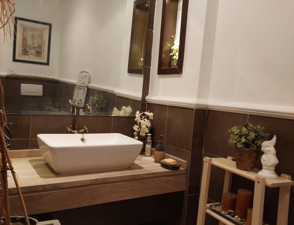 Luxury 4-Bedrooms Apartment with Spacious Balcony - 4th Circle, Amman