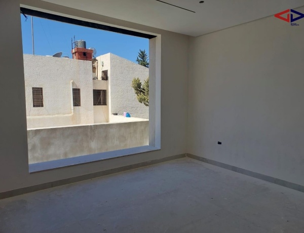 Luxury 4-Bedrooms Duplex Apartment with Roof - 4th Circle, Amman