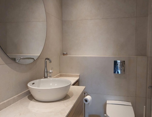 Modern Fully Furnished Apartment with Private Entrance for Rent – Al-Weibdeh