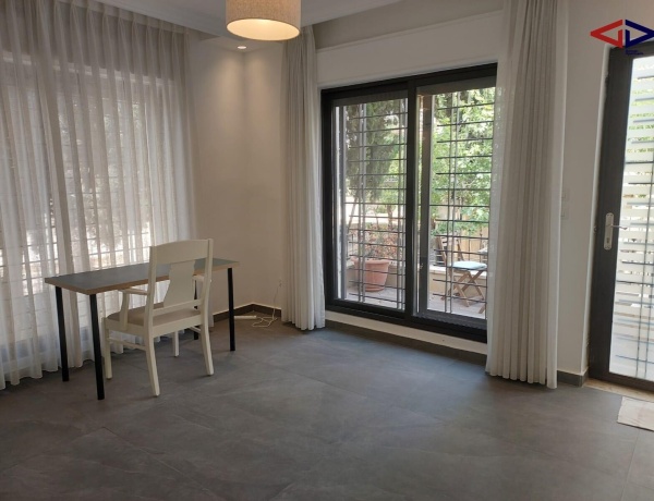 Modern Fully Furnished Apartment with Private Entrance for Rent – Al-Weibdeh