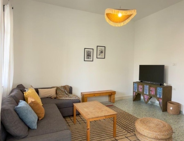 Charming 2-Bedroom Apartment for rent in Jabal Al Weibdeh | Prime Location in Amman