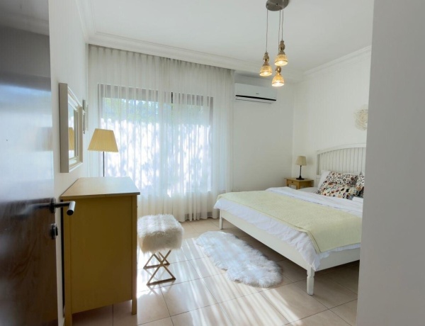 Spacious 4-Bedroom Luxury Apartment in Abdoun, Amman