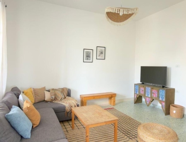 Charming 2-Bedroom Apartment for rent in Jabal Al Weibdeh | Prime Location in Amman