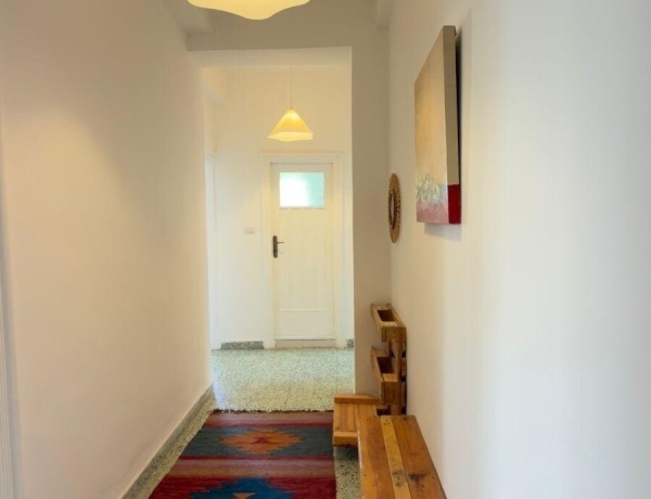 Charming 2-Bedroom Apartment for rent in Jabal Al Weibdeh | Prime Location in Amman