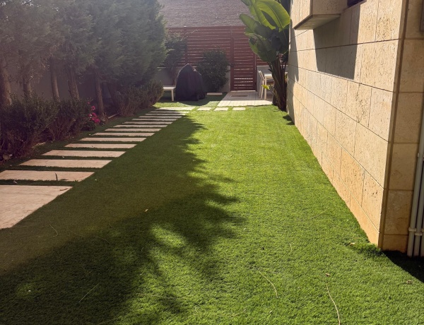 Modern 2-Bedroom Ground Floor Apartment with Garden & Pool in Abdoun near Australian Embassy