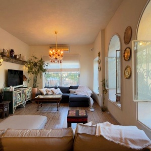 Luxury Duplex Apartment for Rent in Jabal Al Weibdeh – 240 sqm, 3 Bedrooms, Private Garden