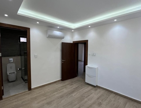 Luxury Renovated Villa for Sale Near US Embassy | 5 Bedrooms | 400 sqm