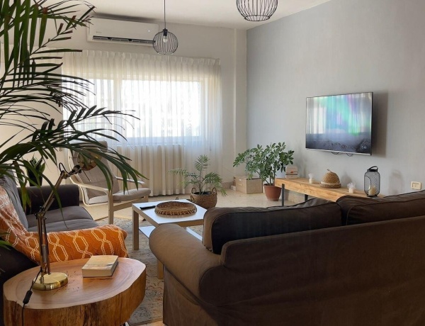 Apartment for Rent in Jabal Al Lweibdeh | 2 Bedrooms, Balcony, 130 sqm in Amman