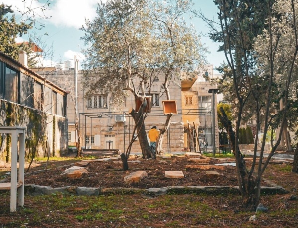 Luxurious 2-Bedroom Apartment with Garden | Modern & Elegant Living