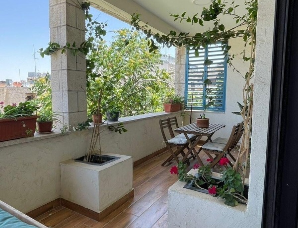 Rooftop Apartment for Rent in Al-Lweibdeh – 2 Bedrooms, 2 Bathrooms, 130 m²