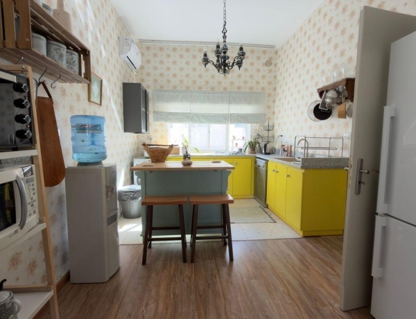 Spacious Apartment for Rent in Jabal Al Weibdeh – 3 Bedrooms, 2 Bathrooms, 2 Balconies, 150 sqm