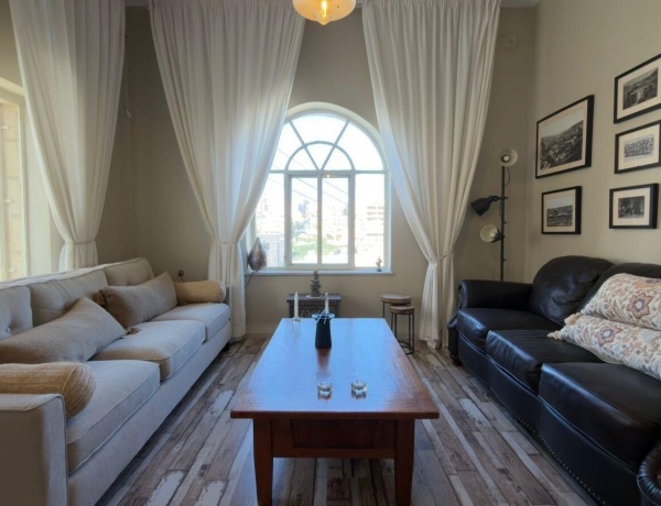 Spacious Apartment for Rent in Jabal Al Weibdeh – 3 Bedrooms, 2 Bathrooms, 2 Balconies, 150 sqm