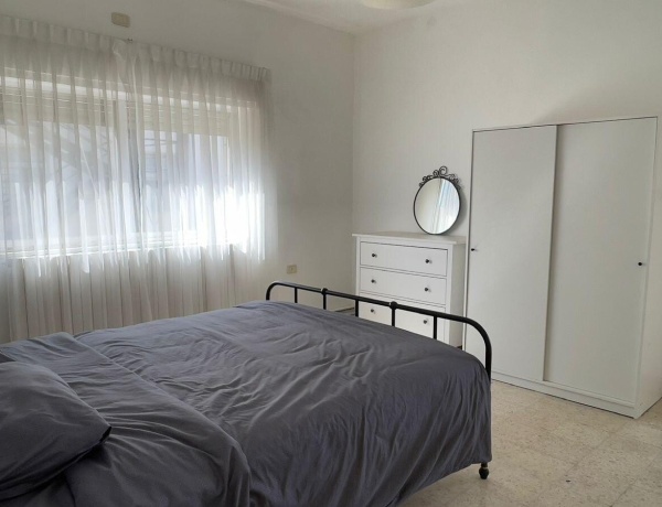 Apartment for Rent in Jabal Al Lweibdeh | 2 Bedrooms, Balcony, 130 sqm in Amman