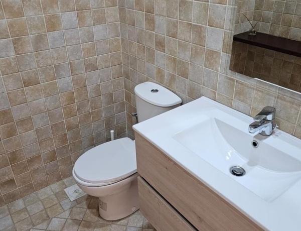 Luxury 3-Bedroom Ground Floor Duplex with Garden for Rent in 4th Circle, Amman