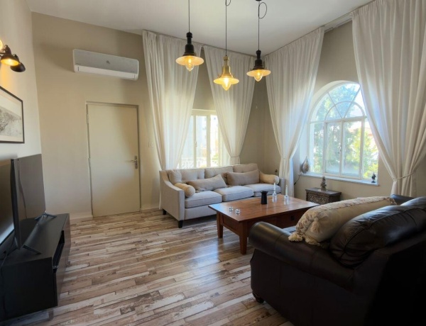 Spacious Apartment for Rent in Jabal Al Weibdeh – 3 Bedrooms, 2 Bathrooms, 2 Balconies, 150 sqm