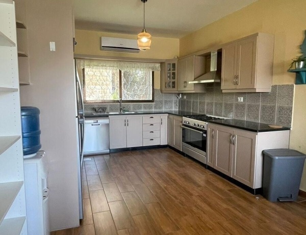 Rooftop Apartment for Rent in Al-Lweibdeh – 2 Bedrooms, 2 Bathrooms, 130 m²