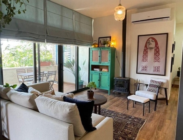 Rooftop Apartment for Rent in Al-Lweibdeh – 2 Bedrooms, 2 Bathrooms, 130 m²