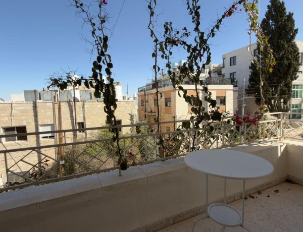 Spacious Apartment for Rent in Jabal Al Weibdeh – 3 Bedrooms, 2 Bathrooms, 2 Balconies, 150 sqm