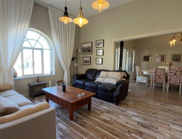 Spacious Apartment for Rent in Jabal Al Weibdeh – 3 Bedrooms, 2 Bathrooms, 2 Balconies, 150 sqm