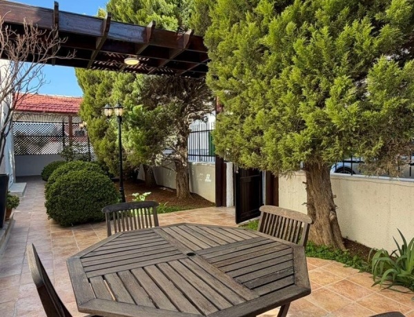 Luxury 3 Bedroom Apartment with Private Garden for Rent in Abdoun | 250 sqm