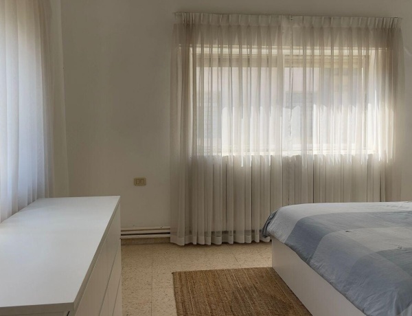 Apartment for Rent in Jabal Al Lweibdeh | 2 Bedrooms, Balcony, 130 sqm in Amman