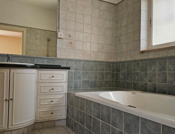 Luxury 3-Bedroom Ground Floor Duplex with Garden for Rent in 4th Circle, Amman