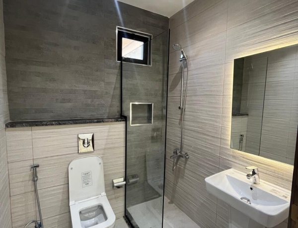 Luxury Renovated Villa for Sale Near US Embassy | 5 Bedrooms | 400 sqm