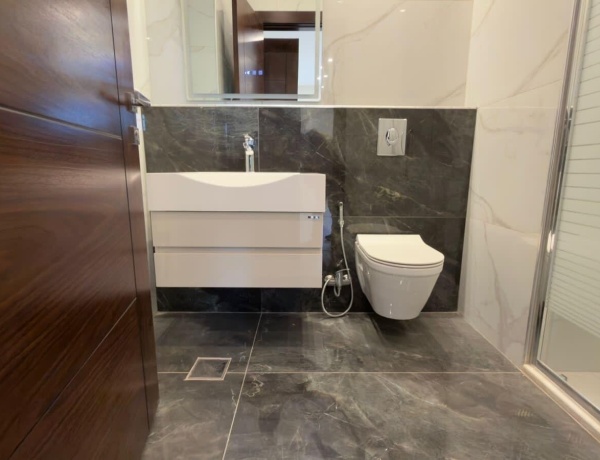 Luxury Ground-Floor Apartment for Sale with Panoramic Views – Airport Road, Amman