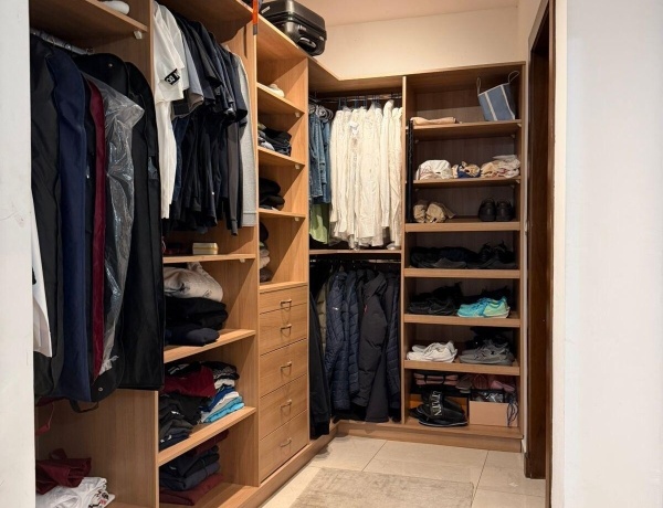 Spacious Apartment for Sale in Deir Ghbar – 193 sqm