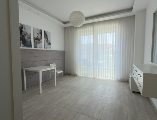 Distinctive 3-Bedroom Apartment for Rent | 170 sqm with Balcony & Central Heating – Sixth Floor